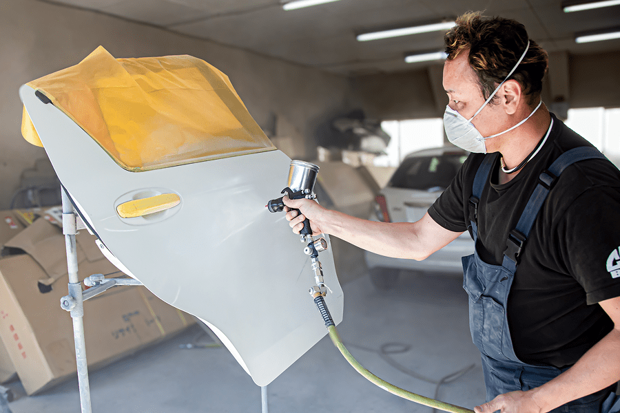 塗装作業の写真